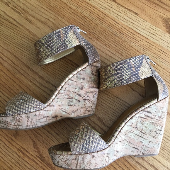 7M Isola Gold Cork Wedge Heels - Picture 7 of 12